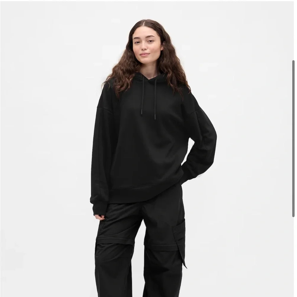 Gap x Beis Heavyweight Travel Hoodie
Black small NWT - Picture 5 of 10